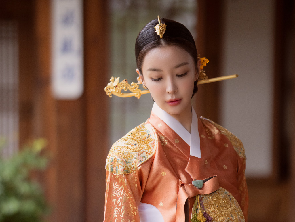 What Is a Traditional Binyeo?